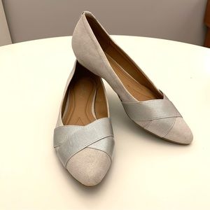 New Direction Rhemy Shimmer Silver Flats Sz 9